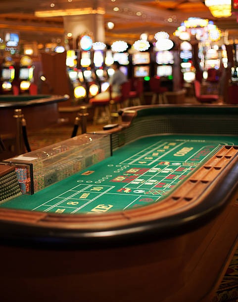 indo350 live casino dealer table with multiple camera angles